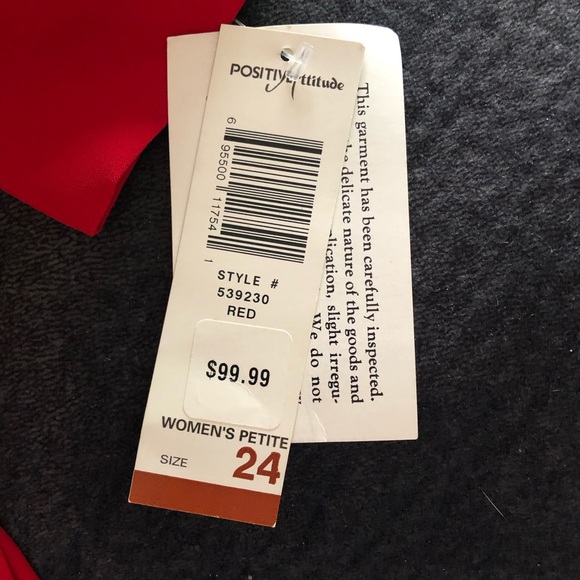 Red Dress - Picture 6 of 7